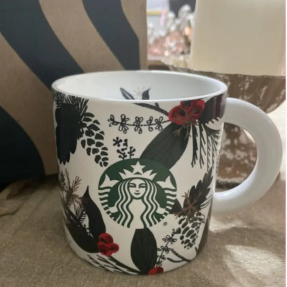 STARBUCKS CHRISTMAS‎ HOLIDAY 2021 12oz / 355ml Holly Ceramic Coffee Mug